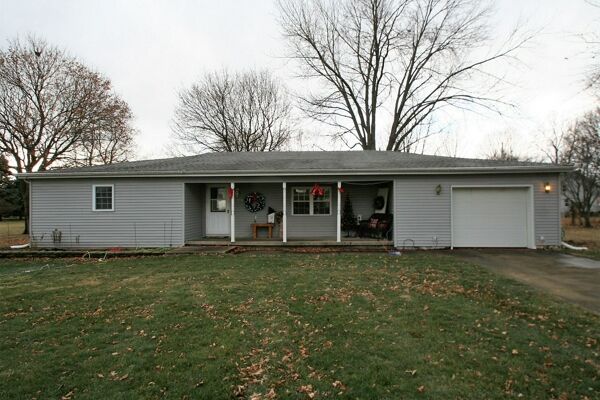 3 Bedroom Home in Minier - $148,900